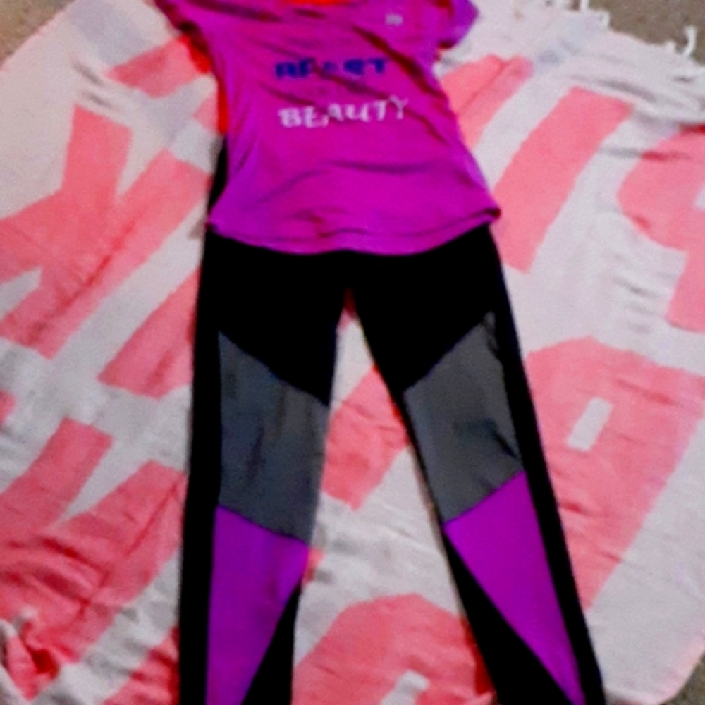 Marika tek purple train beast beauty logo top leggings outfit s/m